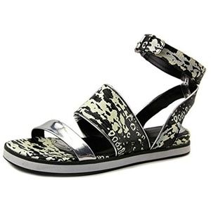 Pour la Victoire Sabina Ankle Sandals
